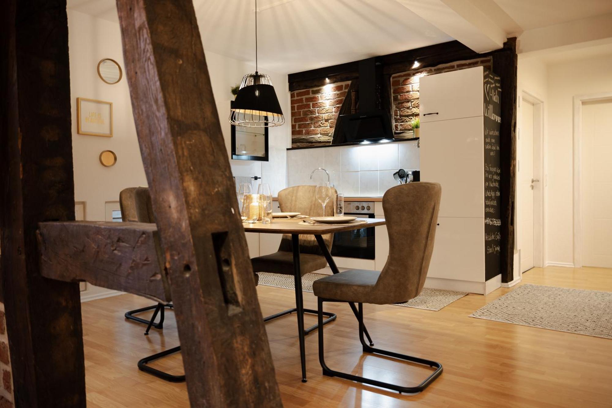 Jasta Homes Altstadt, Zentral, Ueberdachter Parkplatz, Netflix, Vollausstattung, Loft, Modern Und Komfort 哈默尔恩 外观 照片