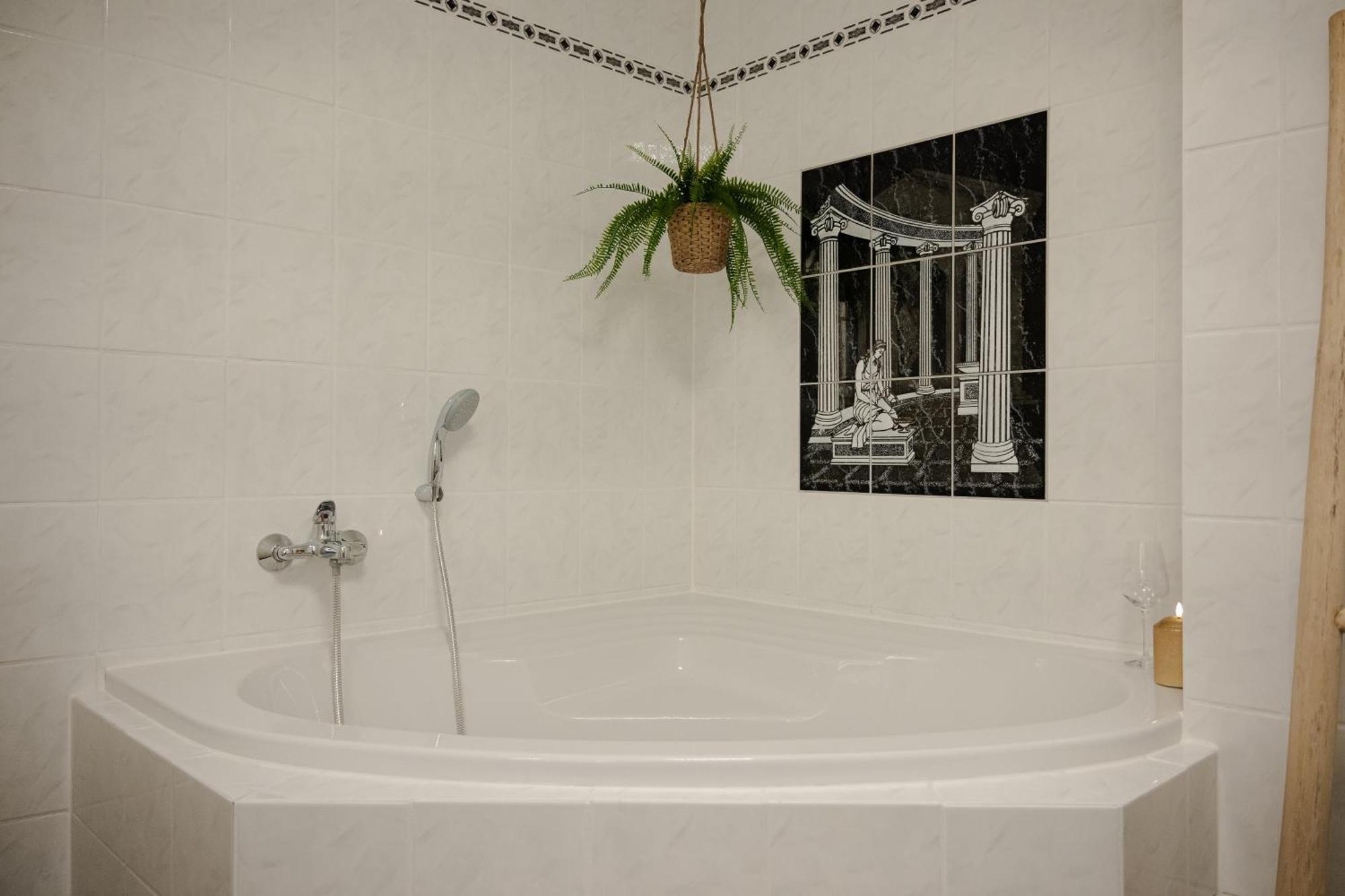 Jasta Homes Altstadt, Zentral, Ueberdachter Parkplatz, Netflix, Vollausstattung, Loft, Modern Und Komfort 哈默尔恩 外观 照片
