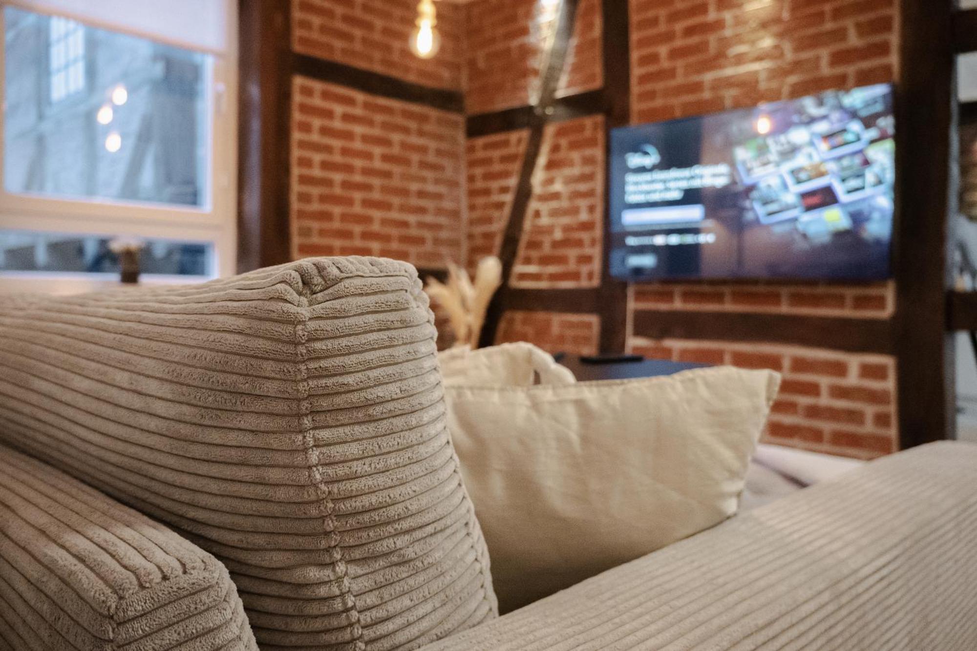 Jasta Homes Altstadt, Zentral, Ueberdachter Parkplatz, Netflix, Vollausstattung, Loft, Modern Und Komfort 哈默尔恩 外观 照片