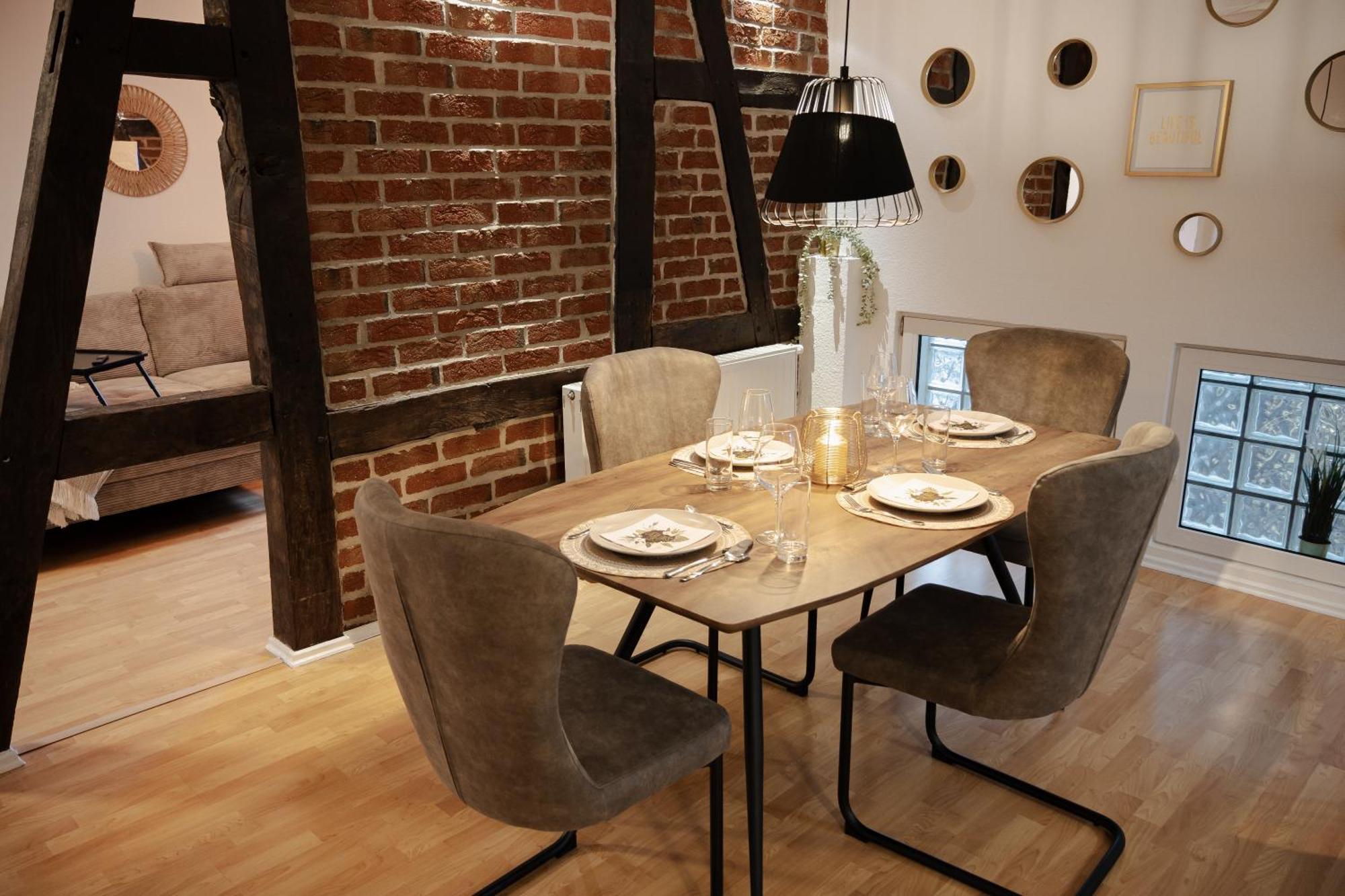 Jasta Homes Altstadt, Zentral, Ueberdachter Parkplatz, Netflix, Vollausstattung, Loft, Modern Und Komfort 哈默尔恩 外观 照片