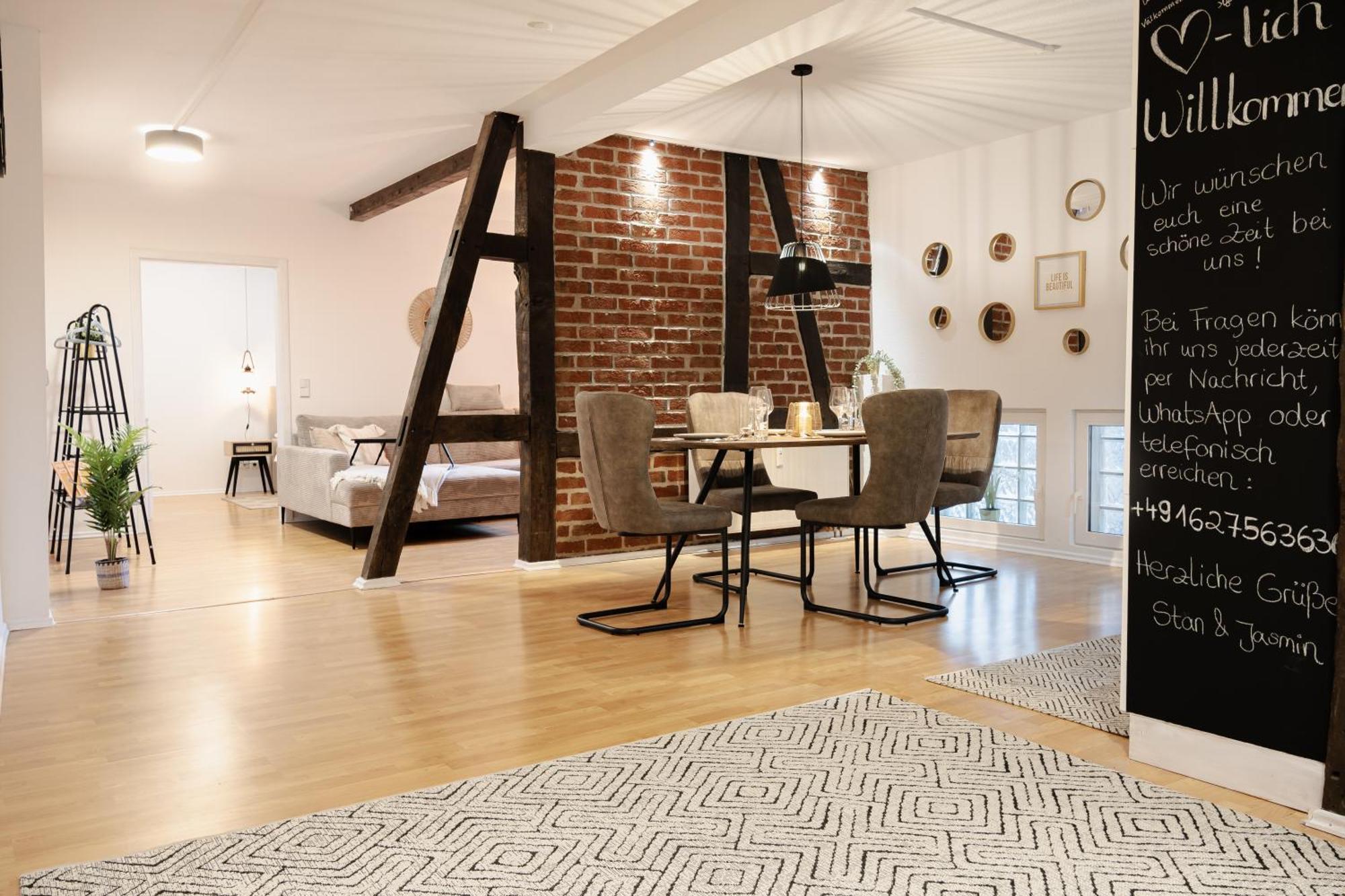 Jasta Homes Altstadt, Zentral, Ueberdachter Parkplatz, Netflix, Vollausstattung, Loft, Modern Und Komfort 哈默尔恩 外观 照片