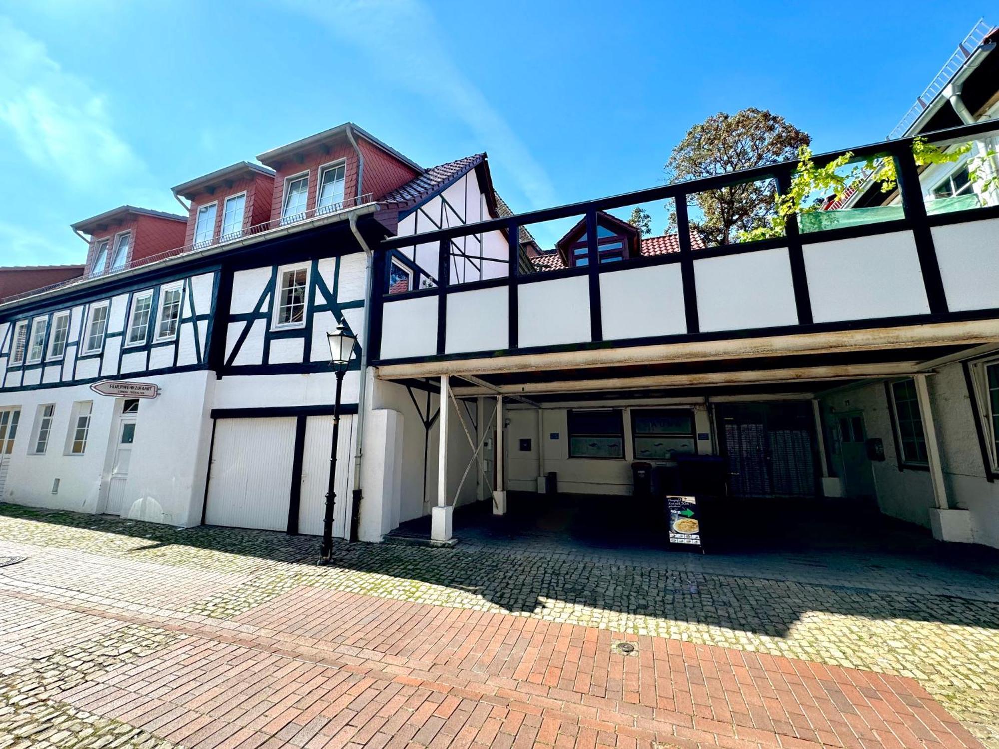 Jasta Homes Altstadt, Zentral, Ueberdachter Parkplatz, Netflix, Vollausstattung, Loft, Modern Und Komfort 哈默尔恩 外观 照片